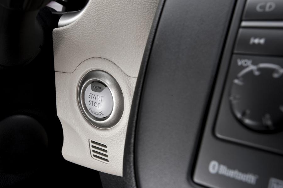  Nissan Micra 2010 года  (фото 16 из 70)